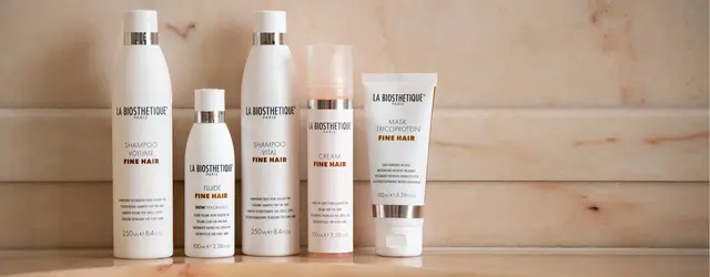 Es ist genetisch bedingt, welche Haarfülle und Haarstärke wir auf dem Kopf haben.